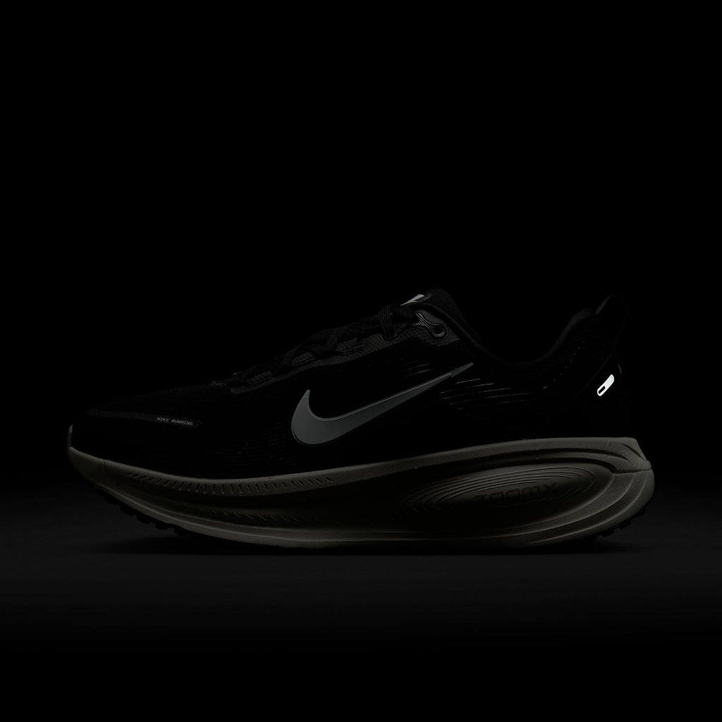 Nike Men's Vomero 18 Road Running Shoe