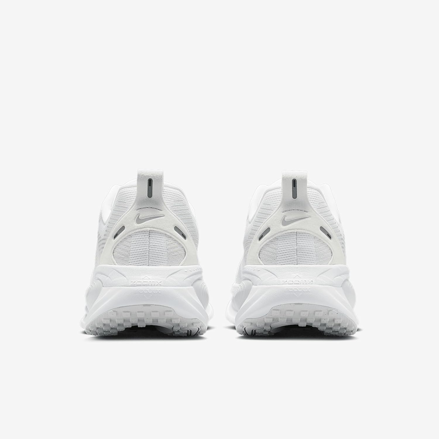 Nike Men's Vomero 18 Road Running Shoe