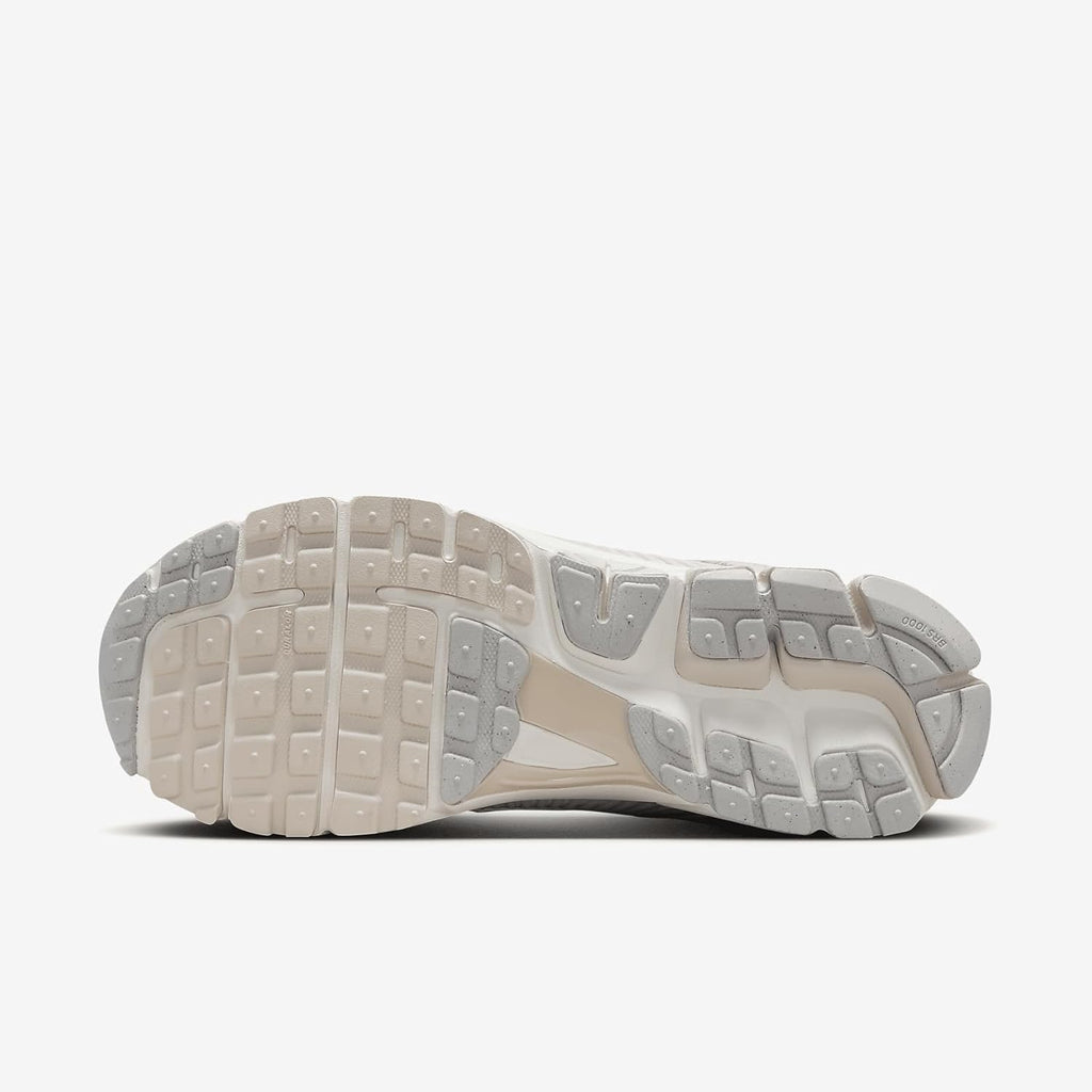 Nike Zoom Vomero 5 Men's Shoe
