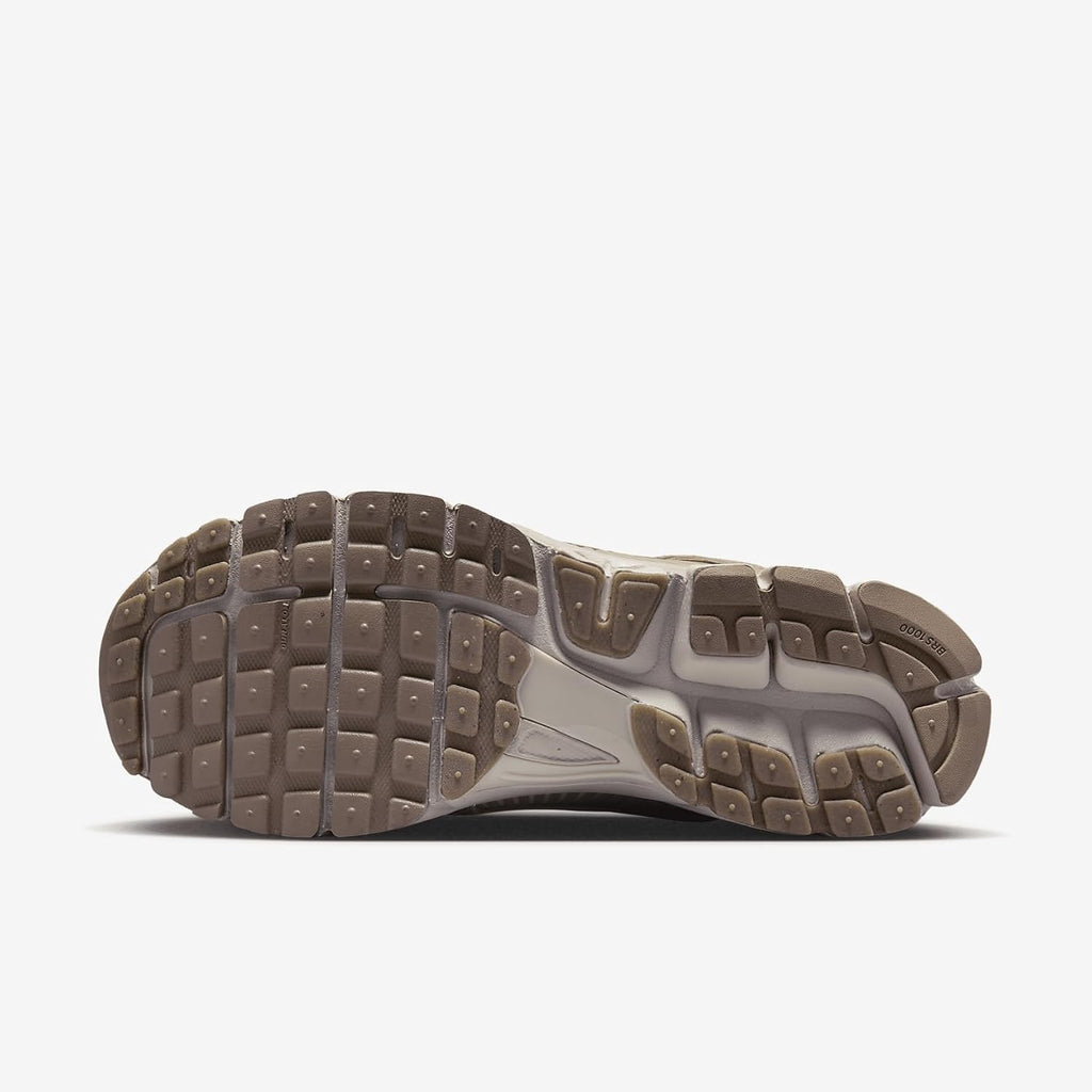 Nike Zoom Vomero 5 Men's Shoe