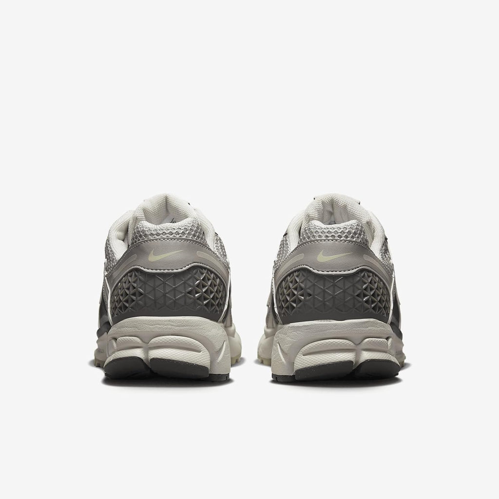 Nike Women's Zoom Vomero 5 Running Shoes