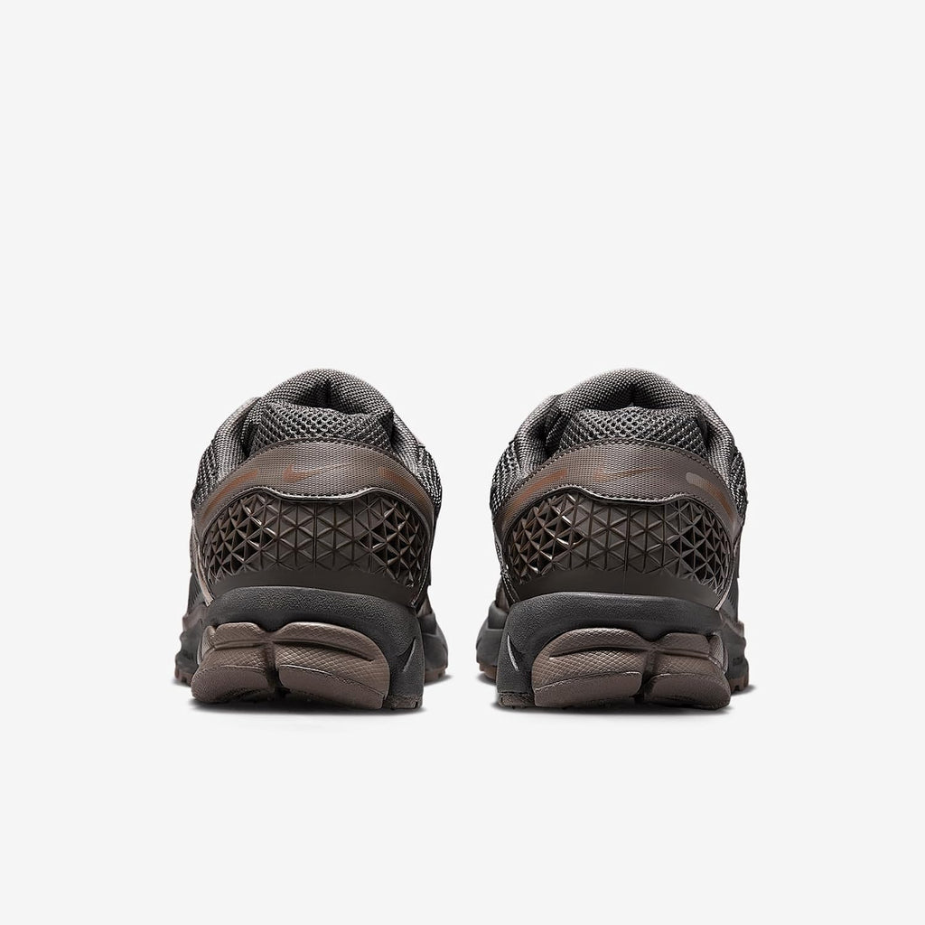 Nike Zoom Vomero 5 Men's Shoe
