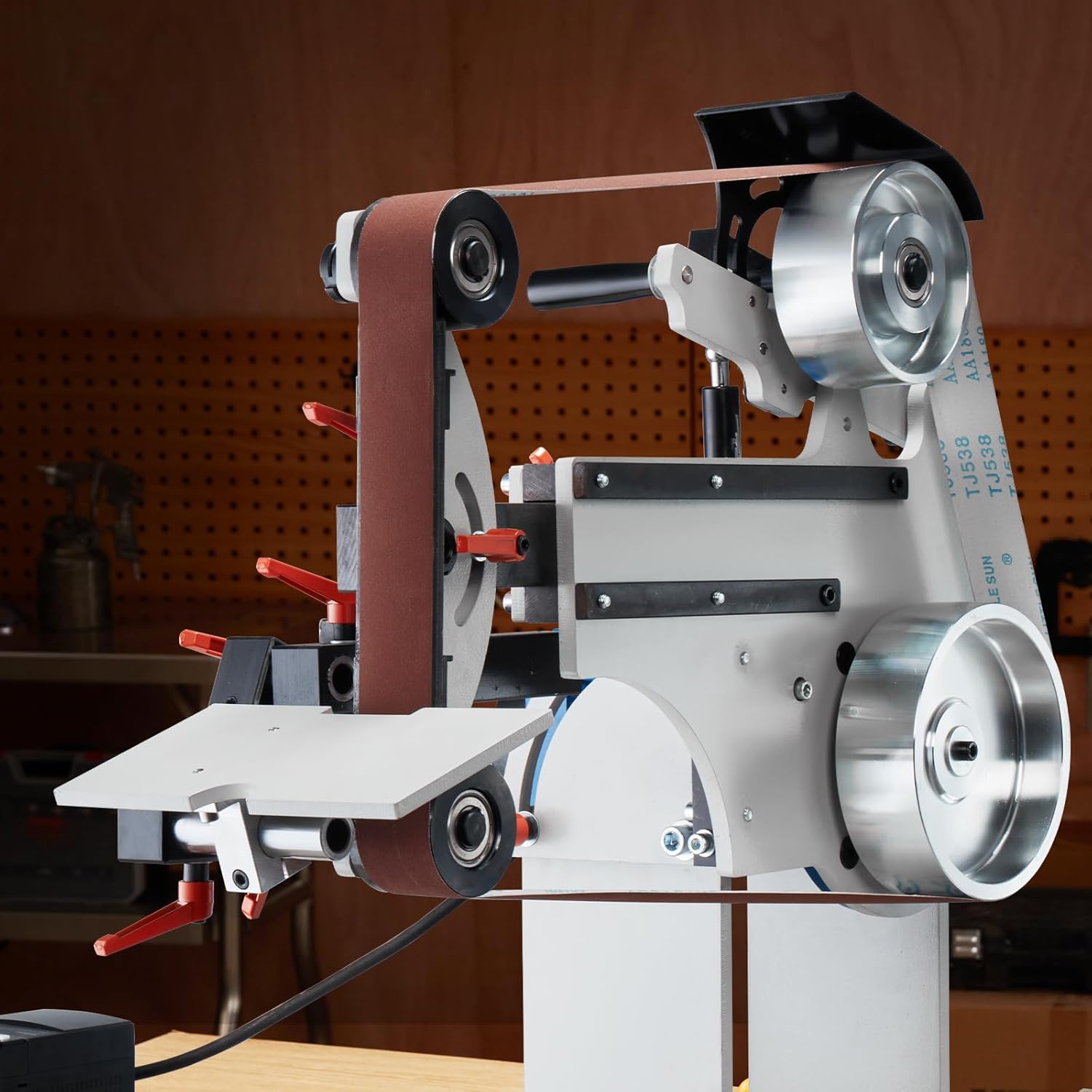 VEVOR Belt Grinder Sander, 72 x 2-Inch Variable Speed Belt Polisher with VFD, 1500W Knife Sharpener with 3 Grinding Moulds & 3PCS Sanding Belts for Metalworking, Compatible with 72'- 82 * 2' Belts