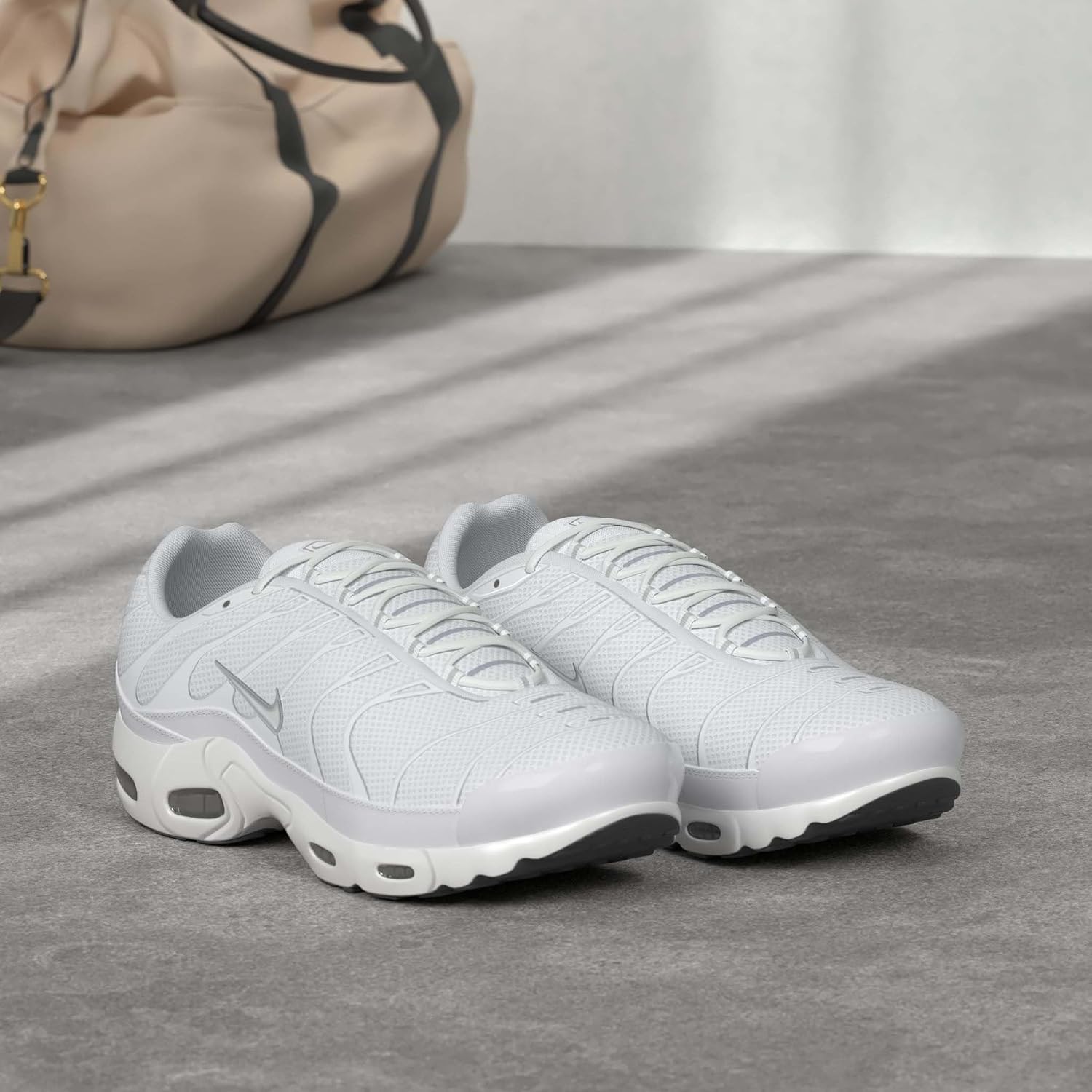 Nike Men's Air Max Plus Sneaker