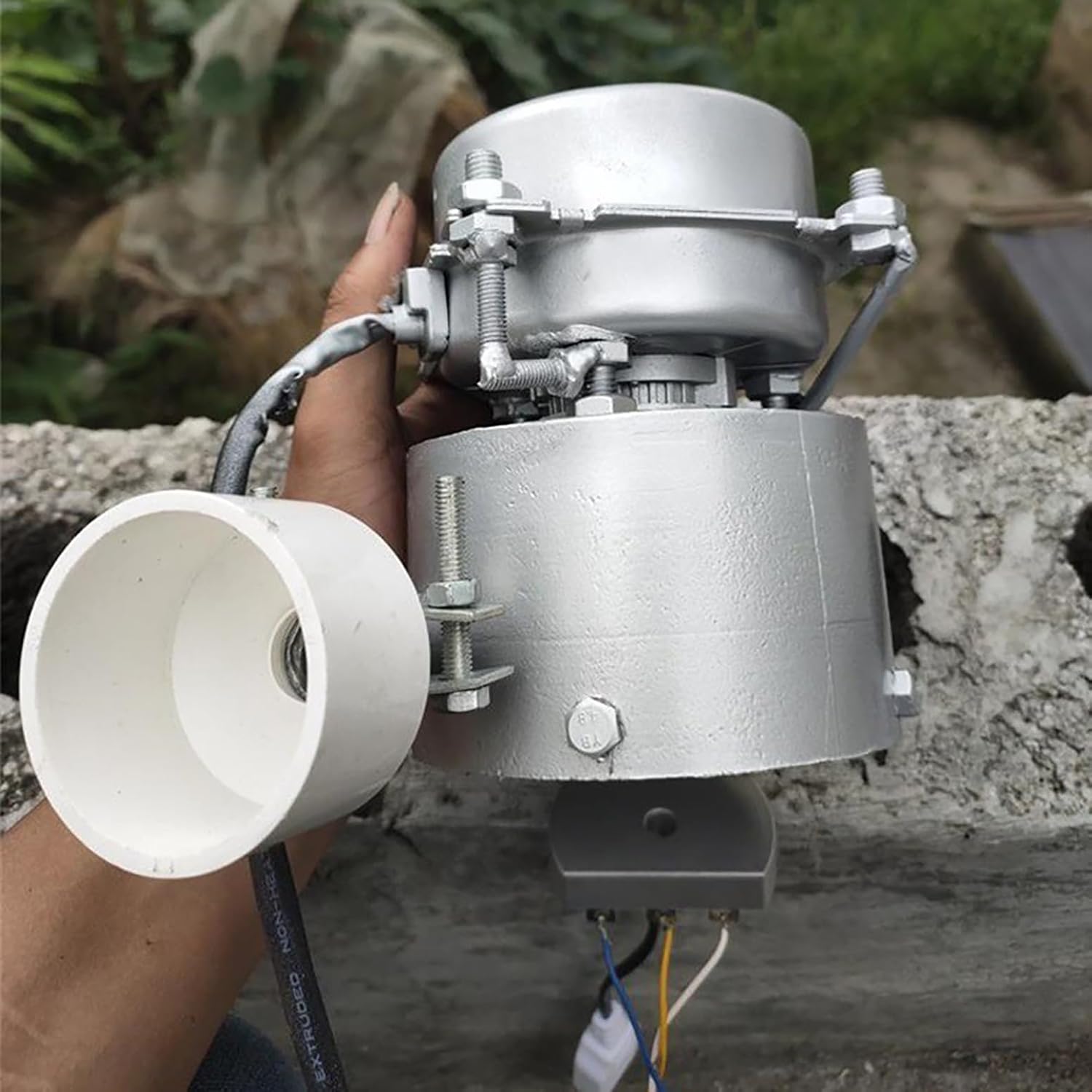 1000W Portable Water Turbine Generator 220V Hydro Generator, Micro Hydroelectric Generator Aluminum Alloy Shell for Family Outdoor Excursions, Temporary Power Supply in Remote Areas