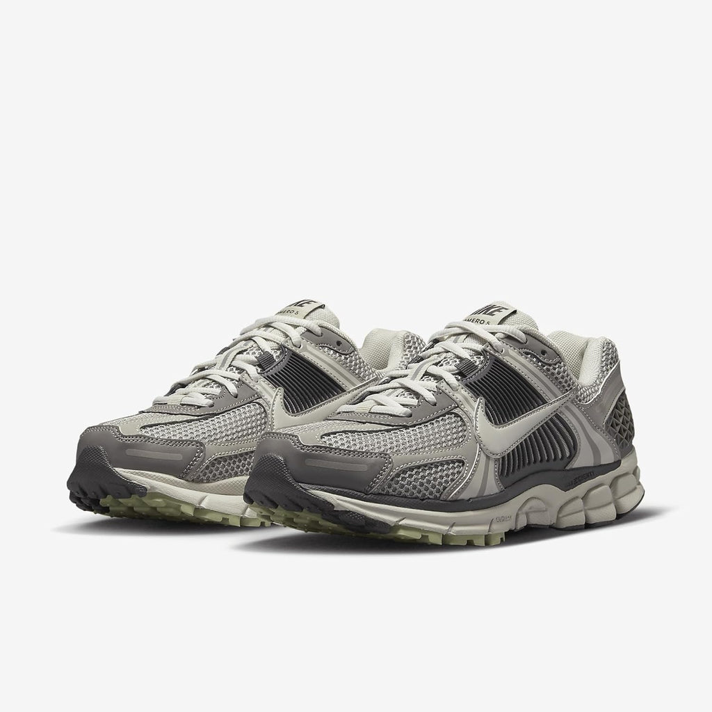 Nike Women's Zoom Vomero 5 Running Shoes