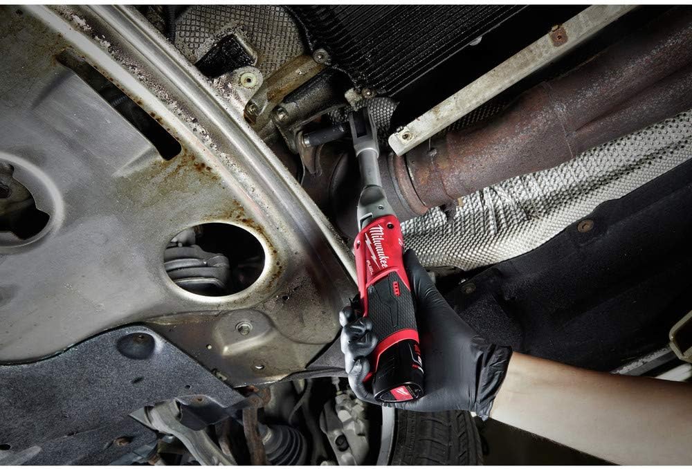Milwaukee M12 FUEL™ 3/8 in. Extended Reach Ratchet 1 Battery Kit
