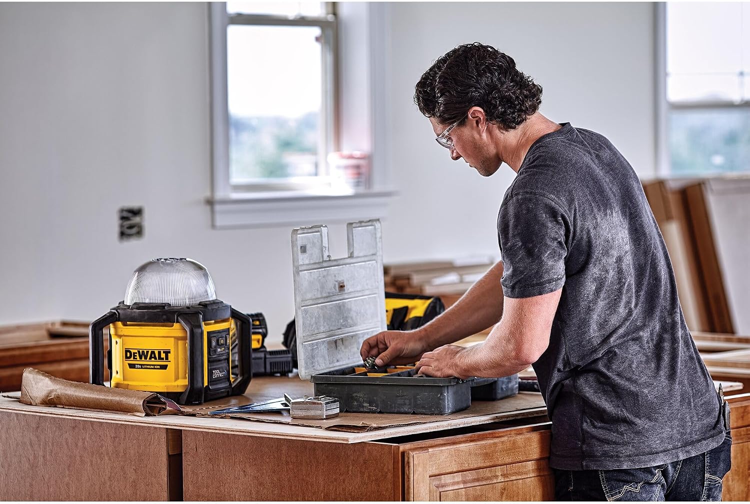 DEWALT 20V MAX LED Work Light, Compact and Portable, Weather and Dust Resistant, Cordless (DCL074)
