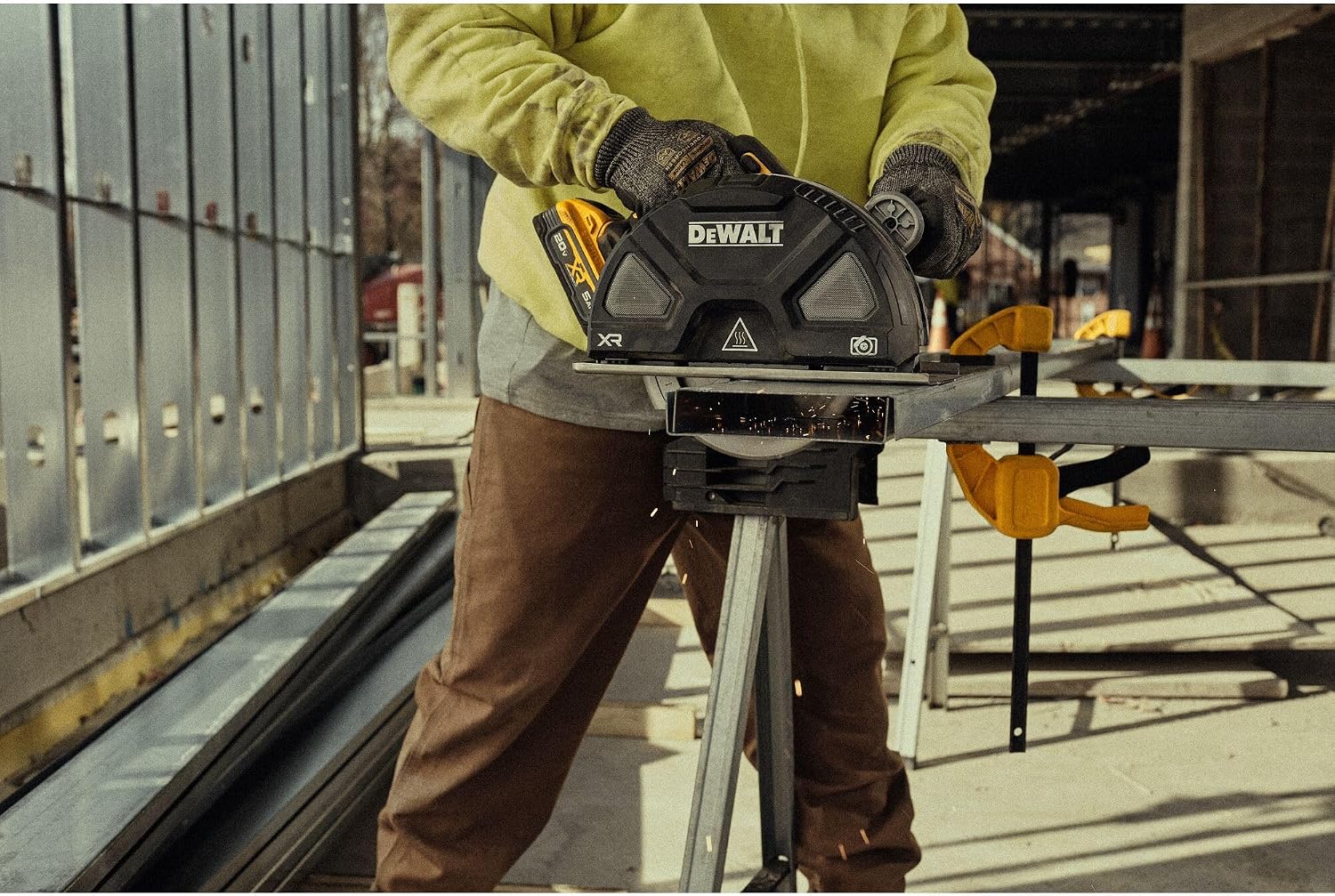 DEWALT 20V MAX XR 7-1/4 Inch Metal Cutting Circular Saw Kit with Circular Saw Blade, Battery and Charger Included (DCS383H1)