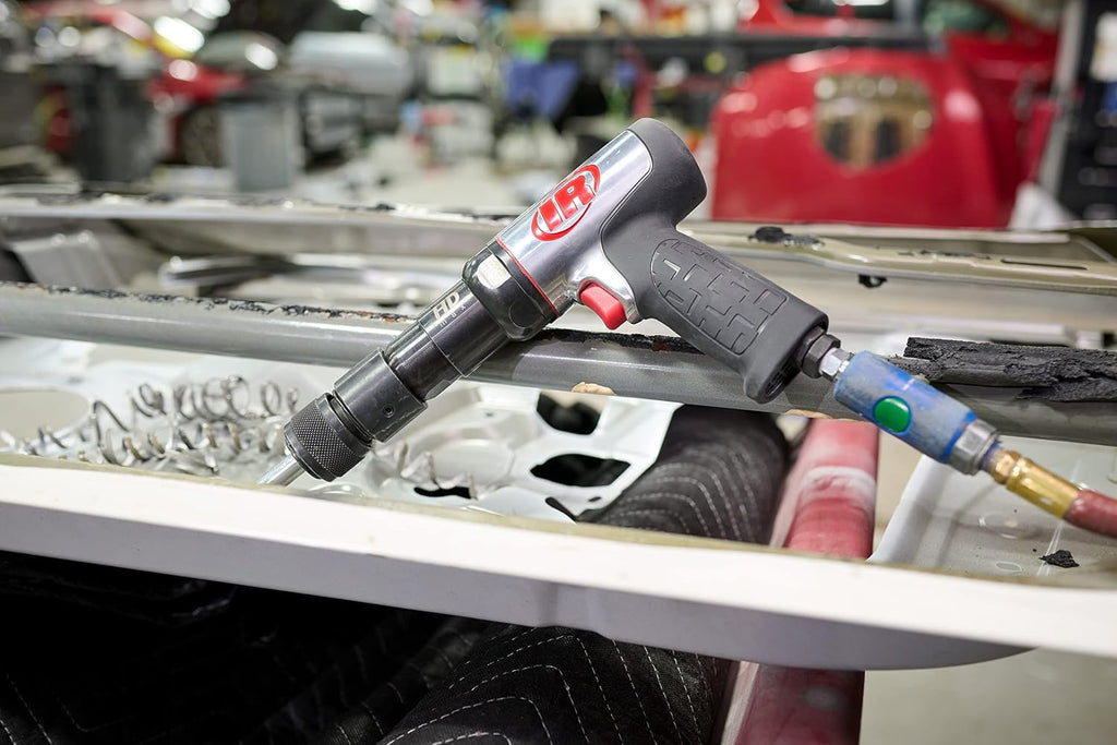 Ingersoll Rand 135MAX Vibration Reduced Heavy Duty Quick Change Air Hammer, 2600 BPM, 3' Stroke, Round Shank