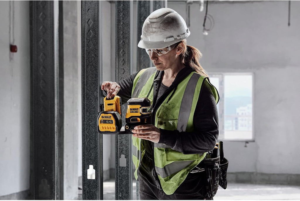 DEWALT 20V/12V MAX Laser Level Kit, Cross Line Laser and 2 Spot Laser, Green (DCLE34220G)