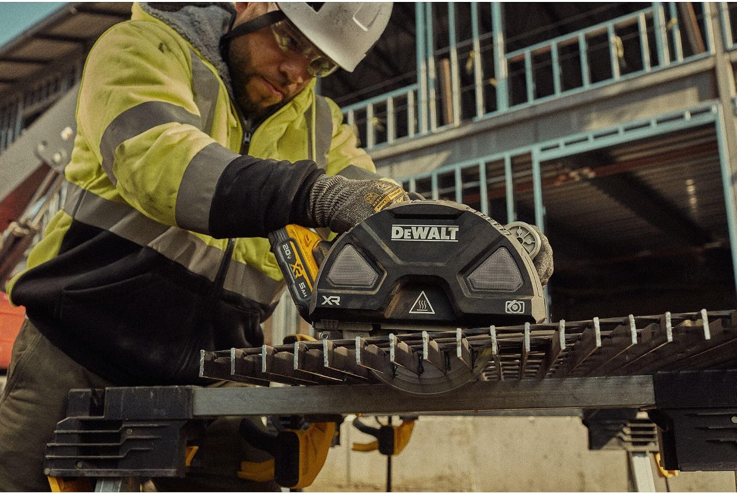 DEWALT 20V MAX XR 7-1/4 Inch Metal Cutting Circular Saw Kit with Circular Saw Blade, Battery and Charger Included (DCS383H1)